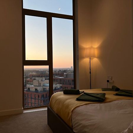 Cozy Room With Private Bathroom In Luxurious Flat Лондон Екстериор снимка